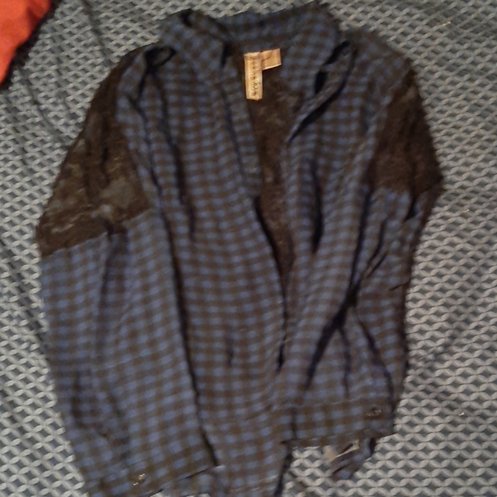 Blouse button up